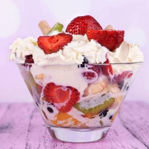 Fruit Salad   [W Nuts + Ice Cream]