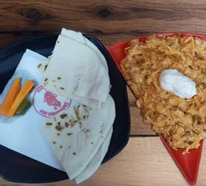 Schezwan Regular Chicken Plate Shawarma