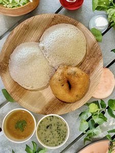 Idli Vada Combo Without Sambar