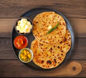 Aloo matar ki sabji+gobi ka paratha+lassi