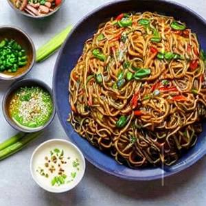 Brunt chilly garlic noodles