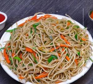 Veg hakka noodles