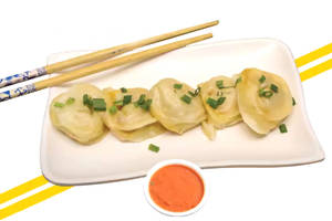 Cheesy Chicken Momos