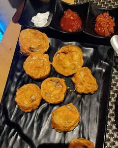 Pcc Spl. Veg. Achari Cream Momos