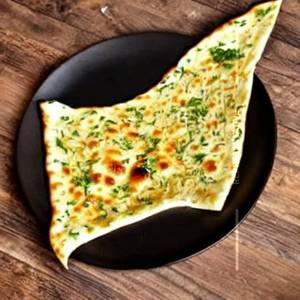Cheese garlic naan