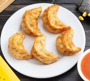 Cheesy corn momos - fried