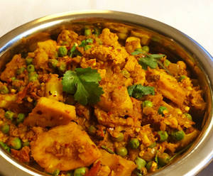 Aloo Gobhi Matar (seasonal)