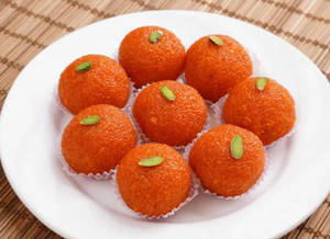 Moti Chur Ladoo