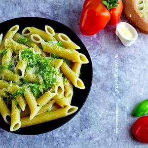 Penne pasta in pesto sauce
