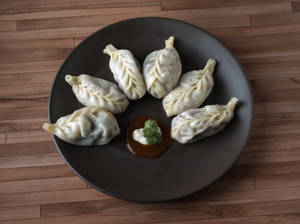 Veg momo steamed [6 pieces]