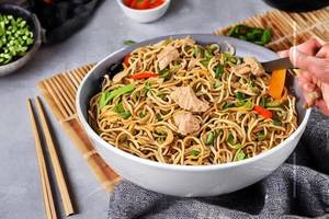 Chicken Hakka Noodles  