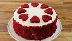 Red velvet garnishing cake