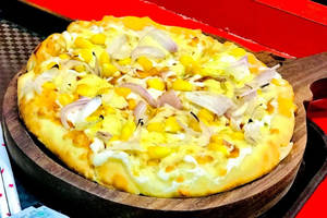 Onion + Corn Pizza