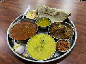 Special Chicken Thali