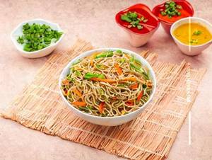 Veg Hakka Noodles