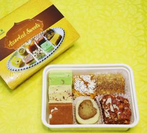 Milk And Ghee Assorted Sweets [ 250 Grams ]