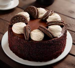 Eggless Choco Vanilla Oreo Cake
