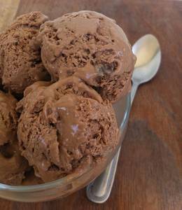 Chocolates Ice Cream ( Per Scoop)