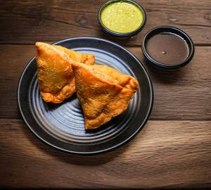 Aloo Samosa (2 piece) with Chatni