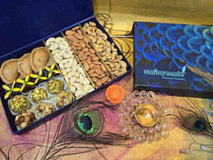 Premium Magnetic Box 4 Large