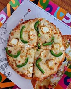 Capsicum & paneer pizza