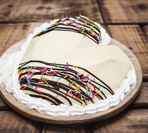 White heart pinnata cake