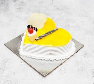 Pineapple heart cake