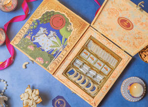 Cow Design Sweet Box (small)