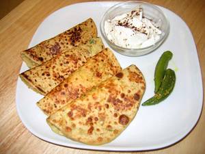 Gobi Paratha with Dahi