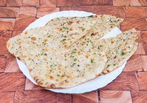 Garlic Naan[1 Pcs]