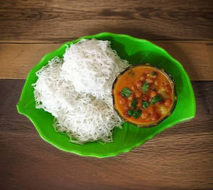 Idiyappam (3 Pcs) with Kadala Curry