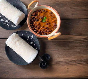 Puttu With Kadala Curry