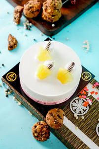 Rich Pineapple Cake 1 Pound