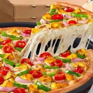 Tandoori paneer pizza