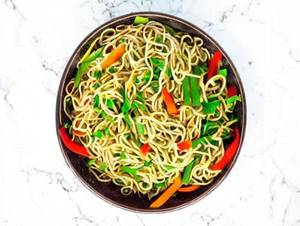 Hakka Noodles Veg