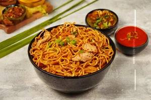Chicken schezwan noodles