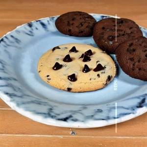 Choco Chip Sea Salt Cookie