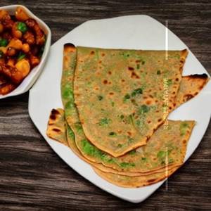 Peas Paratha 