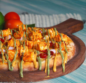 Tandoori Paneer Tikka Pizza