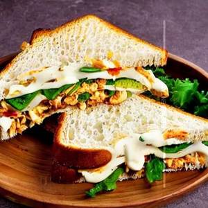 Chicken Chilli Garlic Mayo Sandwich