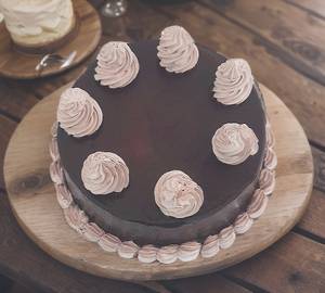 Eggless Chocolate Cool Cake