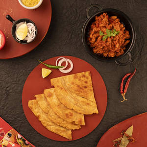 Chicken Kosha With 2 Laccha Paratha