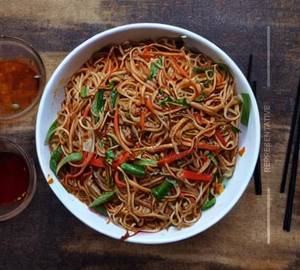 Egg Hakka Noodles