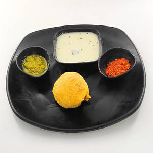 Single Batata Vada ( Khopra Chatni)