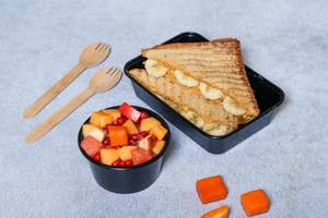 Peanut Butter Banana Sandwich + Fruit Salad (Mini)