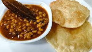 4. luchi (6 piece)+ cholar dal + misti + salad