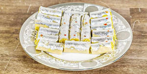 Kaju Pista Roll