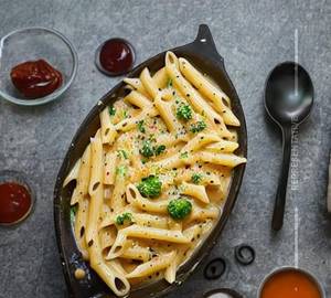 Mix Sauce Cheesy Pasta