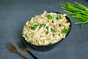 Veg Hakka Flat Noodles