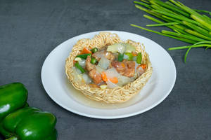 Chicken Deluxe Basket Noodles